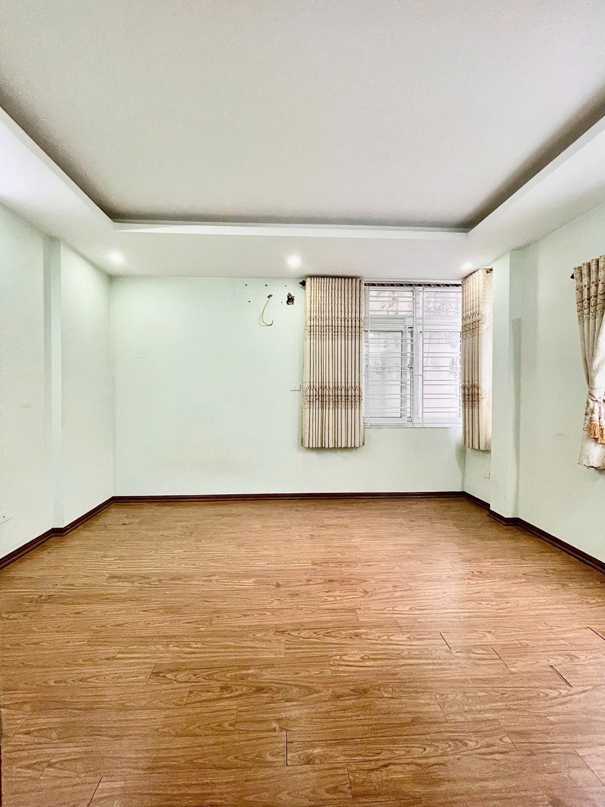 Bán nhà Mỹ Đình mới đẹp ô tô đỗ gần nhà 2 thoáng dt 34m 5t mt 5m giá 5,85 tỷ - Ảnh chính
